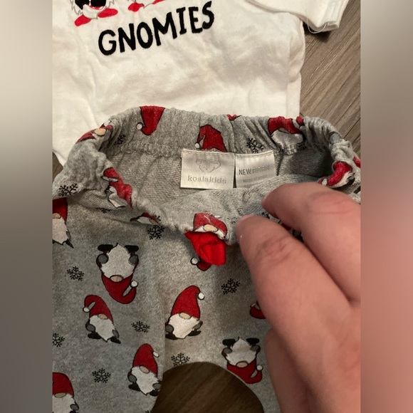 Koala Kids Christmas Gnomes Set - Red and Grey size Newborn - Picture 2 of 3